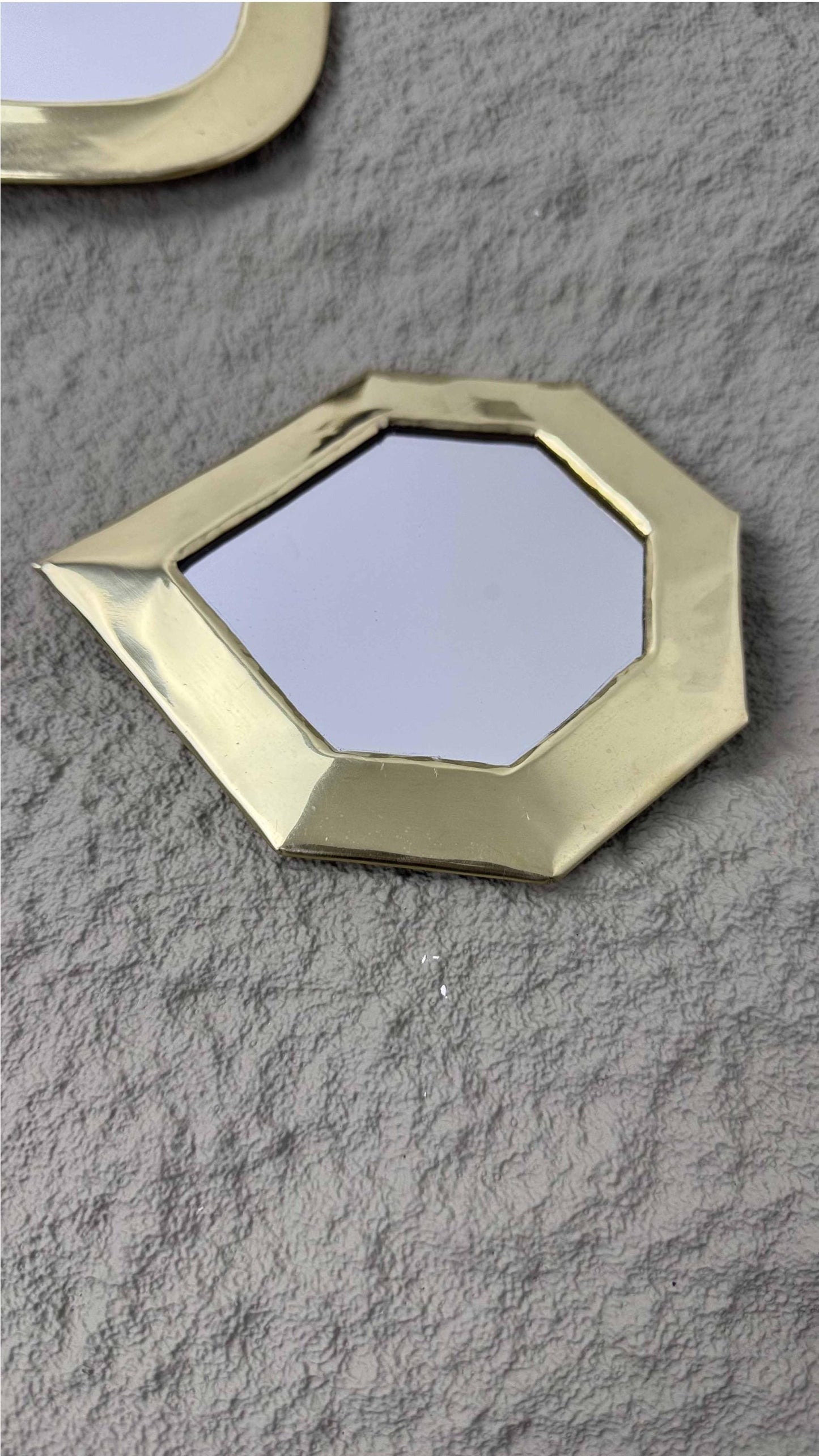 drop water shape mirror