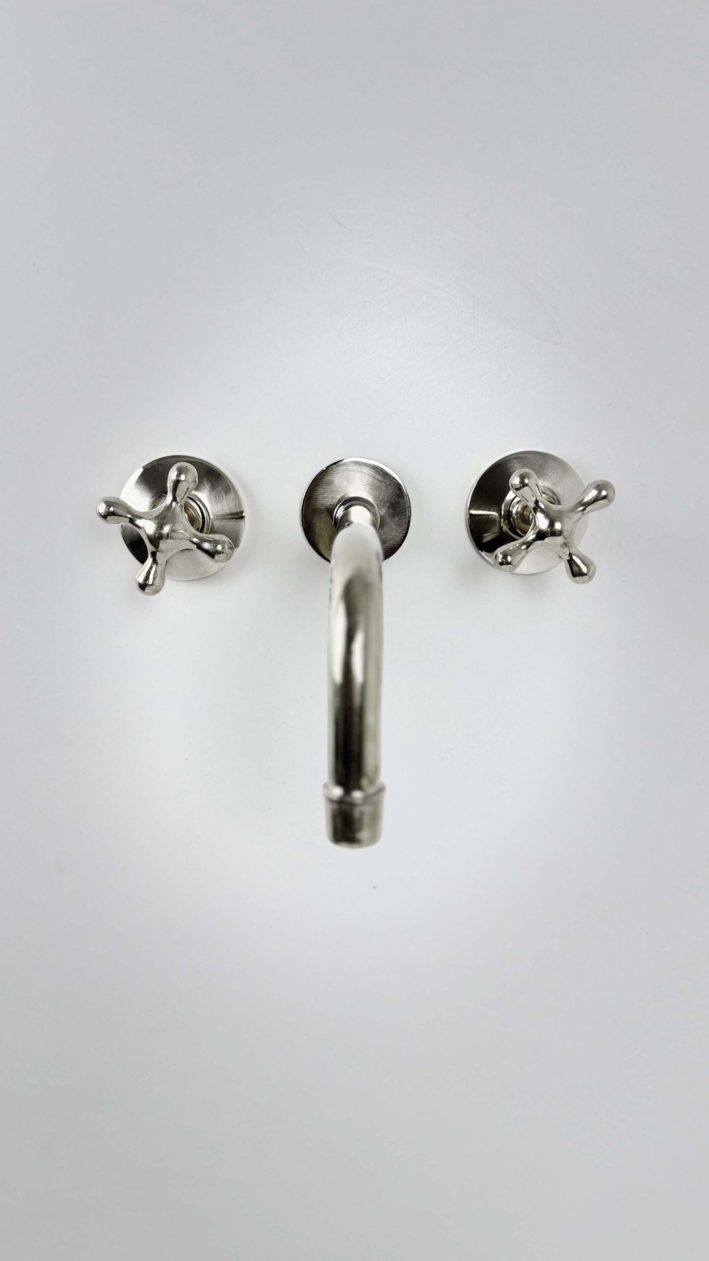 Brushed Nickel Bathtub Faucet
