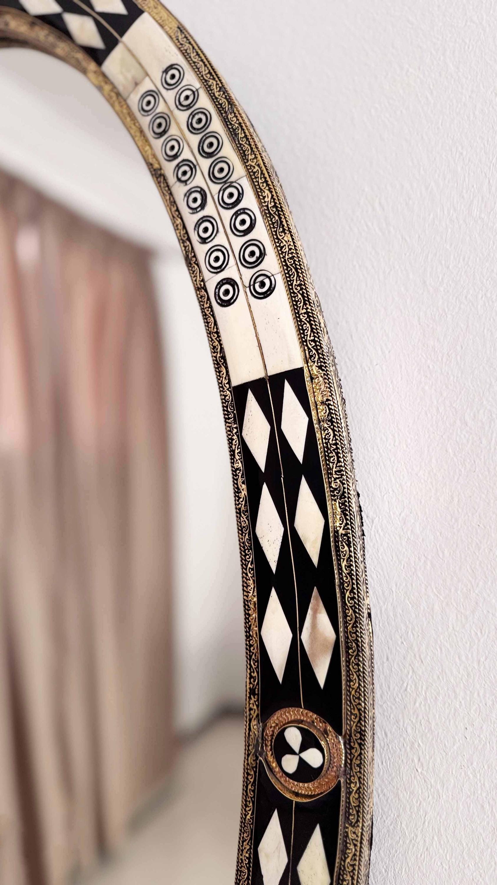 black and white frame mirror