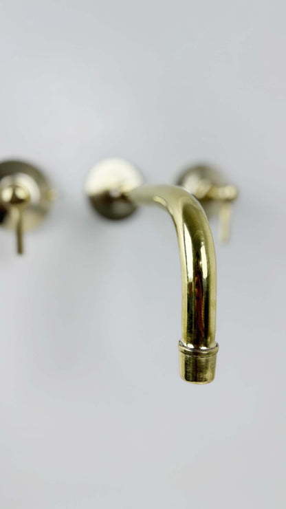 spout of Brass Wall Mount Faucet