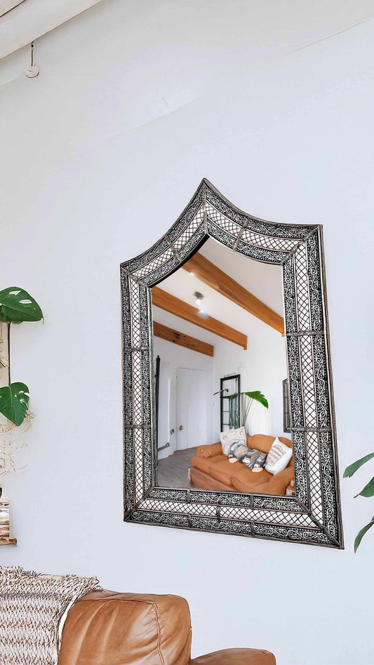 Wall mirror